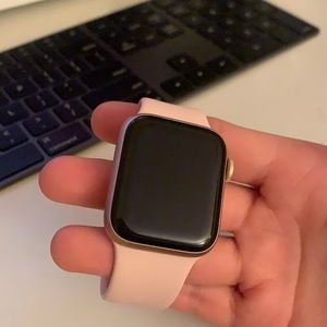 Apple Watch Series 4 GPS